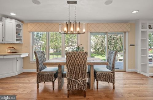 1827 Krystle Dr, Lancaster PA  17602-4149 exterior