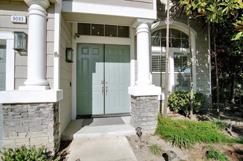 9093 Rancho Hills Dr, Gilroy, CA 95020-7737