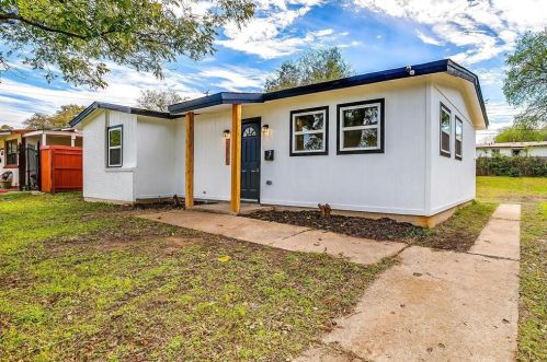 6278 Ava Court Dr, Fort Worth TX  76112-8043 exterior
