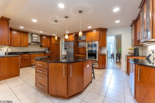 2 Brookview Cir, Dover NJ  07869-4636 exterior