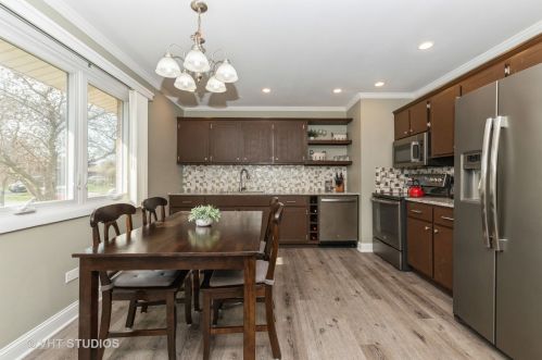 4363 Henry St, Oak Forest, IL 60452-4324