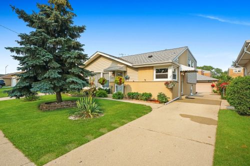 8830 Elmore St, Niles IL 60714-2413 exterior