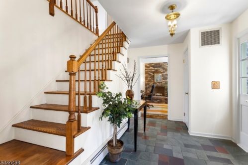 14 Strawberry Ln, Lebanon, NJ 08833-4500