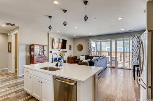 203 Kewaunee Way, Aurora CO 80016-4327 exterior