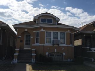 5233 Barry Ave, Chicago, IL 60641-4937