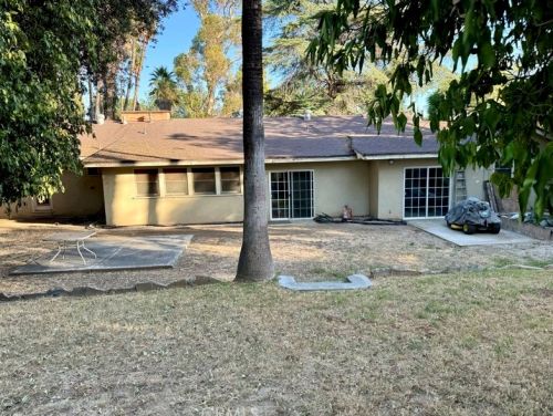 5161 Victoria Ave, Riverside CA  92506-1564 exterior