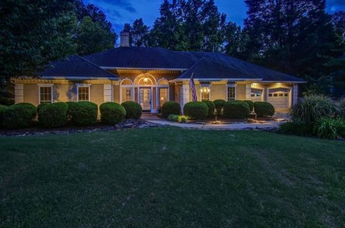 375 Golfcrest Dr, Conyers, GA 30094-3639