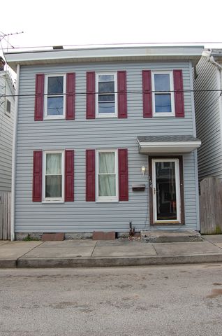 156 Penn St, Carlisle, PA 17013-2434