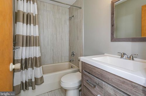 36 Cameron Ct, Princeton NJ  08540-3924 exterior