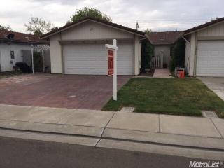 1323 Spruce Ln, Manteca, CA 95336-3037