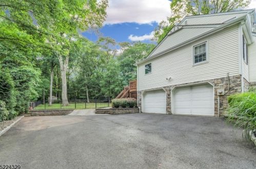 15 Laurel Hill Dr, Dover, NJ 07869-4632