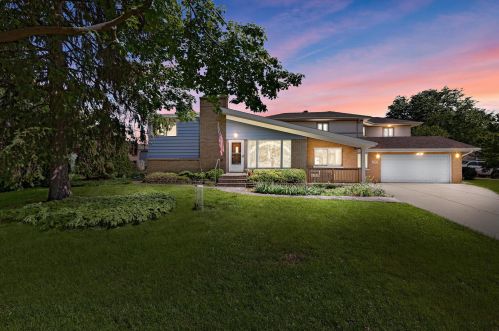 1430 39th St, Western Springs, IL 60558-1030