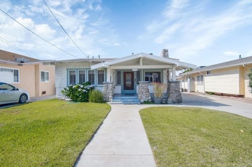 610 Lomita Ave, Glendale CA  91205-2233 exterior