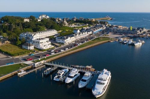 95 Bay St, Westerly, RI 02891-5742