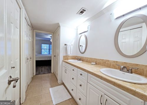 83 Montre Sq, Atlanta GA  30327-4046 exterior