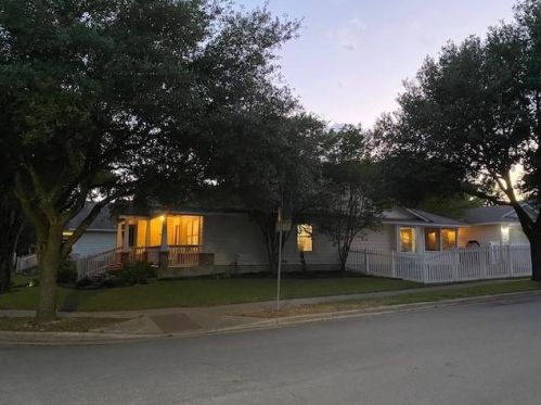 5781 Mcnaughton, Uhland TX 78640-9257 exterior