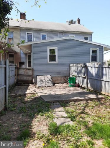 48 Lee St, York PA 17403-1617 exterior