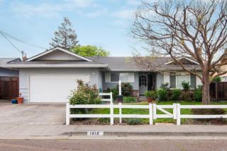 1412 Sarkesian Dr, Petaluma, CA 94954-4407