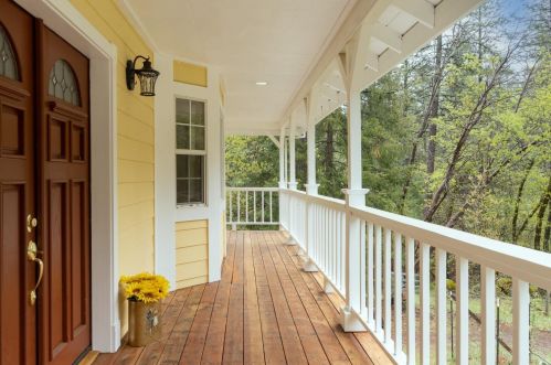 3321 Canyon Rd, Snowline Camp, CA 95709-9713