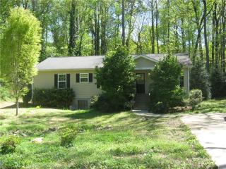 5460 Blackhawk Dr, Acworth, GA 30102-5927