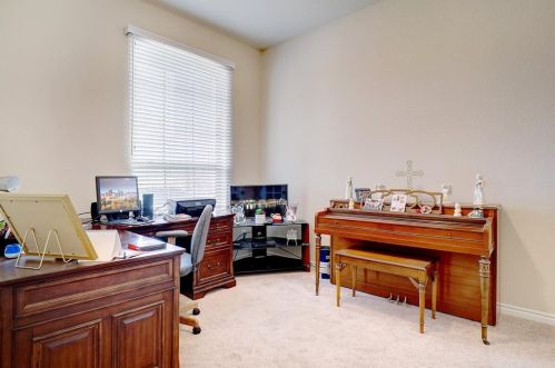 6321 Lake Side Dr, Fort Worth TX 76179 exterior