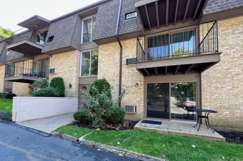 1 Linden St, Norwalk, CT 06851-1537