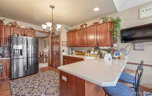 416 Prairieview Pkwy, Pingree Grove IL  60140-9626 exterior