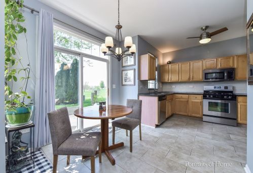 558 Pinebrook Dr, Lemont IL  60490-3121 exterior