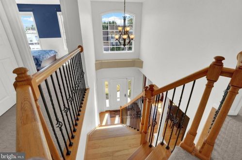 1433 Farm Cross Way, York PA  17408-8537 exterior