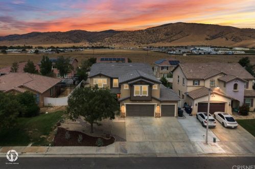 1005 Laura Ln, Tehachapi, CA 93561-9464