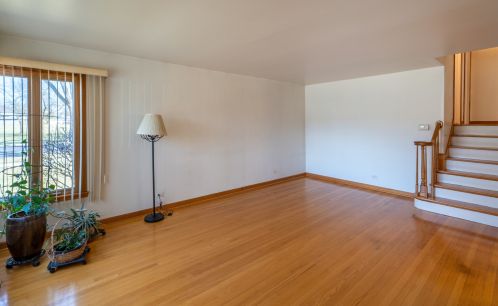 900 William St, Mount Prospect, IL 60056-4352