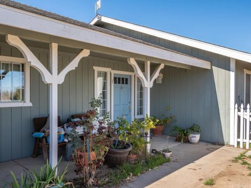 8255 Plane View Pl, Lake Nacimiento, CA 93446-7306