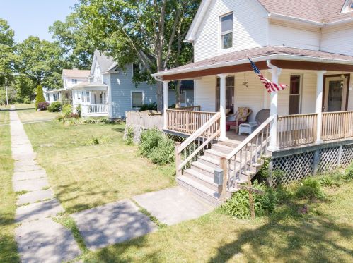 306 Brown St, Alden, IL 60033-2410