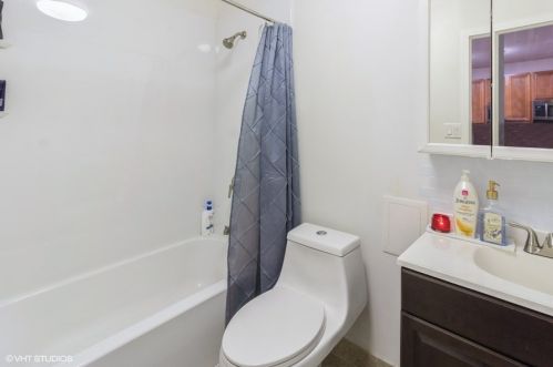 9128 Terrace Dr, Niles IL  60714-5803 exterior