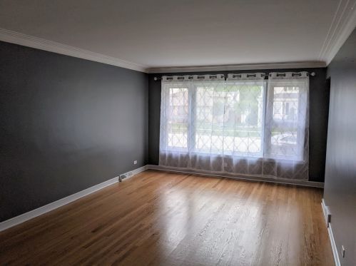 9330 Turner Ave, Chicago, IL 60805-2240