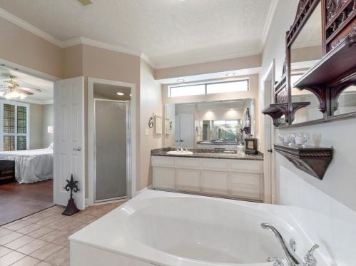 2202 Country Crk Way, Richmond TX 77406-6611 exterior