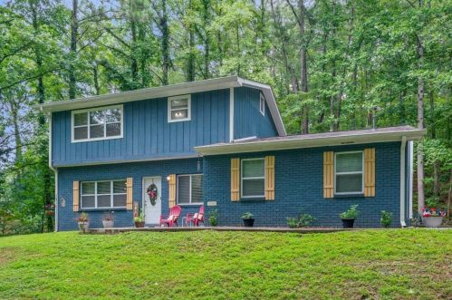 2391 Black Oak Dr, Marietta, GA 30066-5115