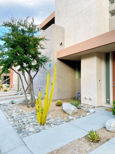 3582 Melody Ln, Palm Springs, CA 92262-0402