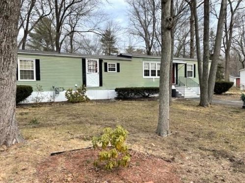 46 Bruce Rd, Seabrook, NH 03874-5606