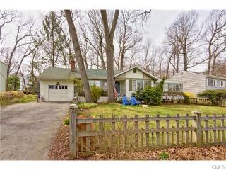 18 Possum Ln, Norwalk, CT 06854-3828
