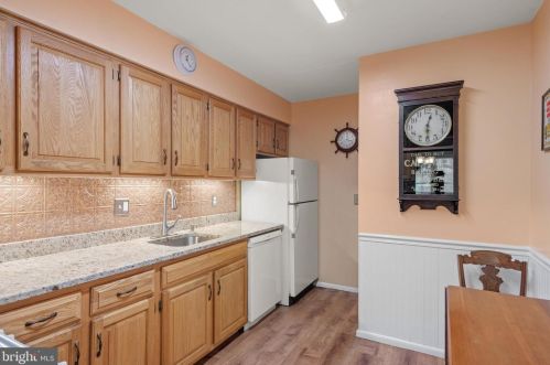 216 Valleybrook Dr, Lancaster PA  17601-4623 exterior