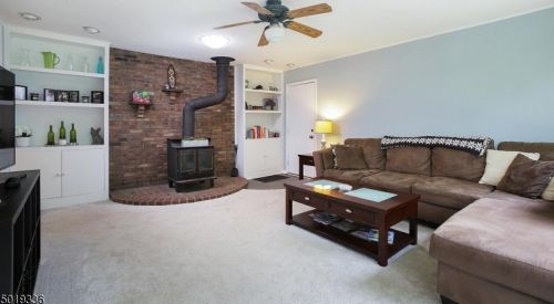 1523 Sussex Tpke, Dover, NJ 07869-1812