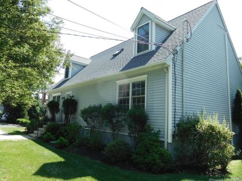 4 Yost St, Norwalk, CT 06854-4714