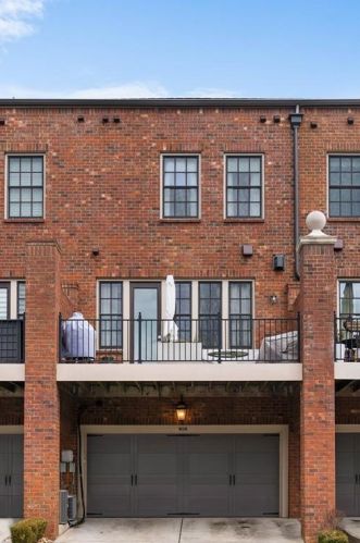 2932 Hermance Dr, Atlanta GA  30319-2704 exterior