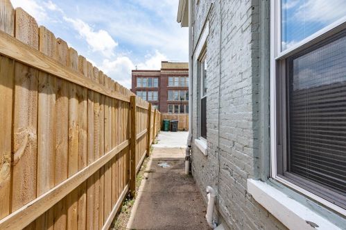 937 Findlay St, Cincinnati OH  45214-2135 exterior