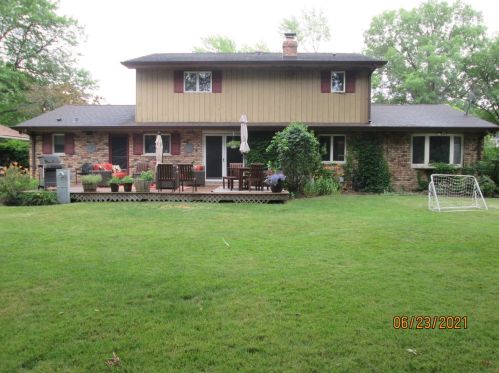 207 Meadow Wood Dr, Joliet, IL 60431-4809
