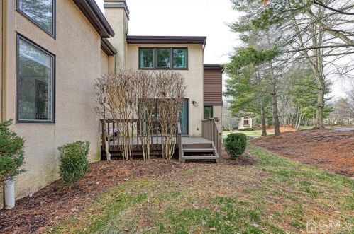 545 Sayre Dr, Princeton NJ  08540-5825 exterior