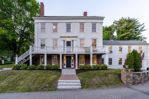 35 Main St, Yarmouth, ME 04096-6953