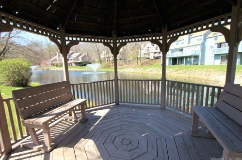 101 Blackbirch Ct, Huntington CT  06484-3873 exterior