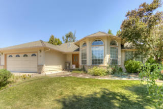 921 Golf View Dr, Medford OR  97504-8370 exterior